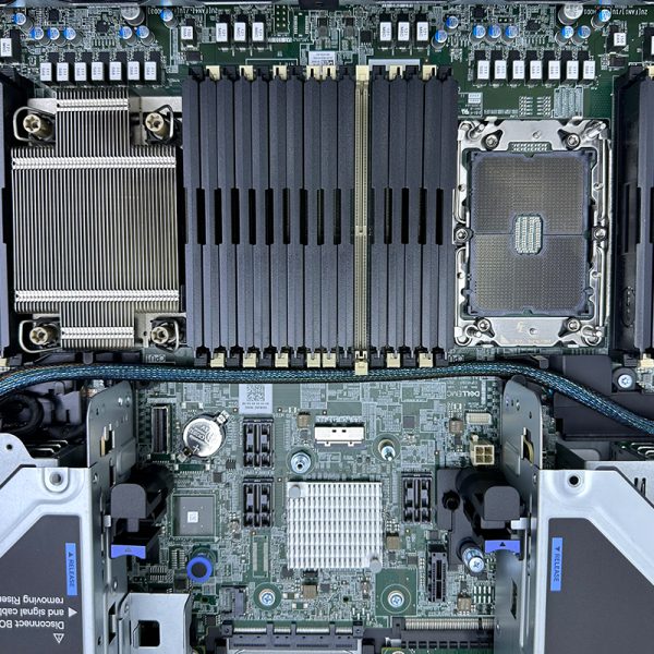 R750 Poweredge Intel Xeon CPU DDR4 Memory PC Computer GPU AI 2u Rack Server - Image 14